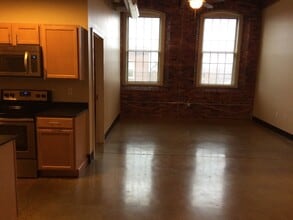 100 Main St in Dover, NH - Building Photo - Building Photo