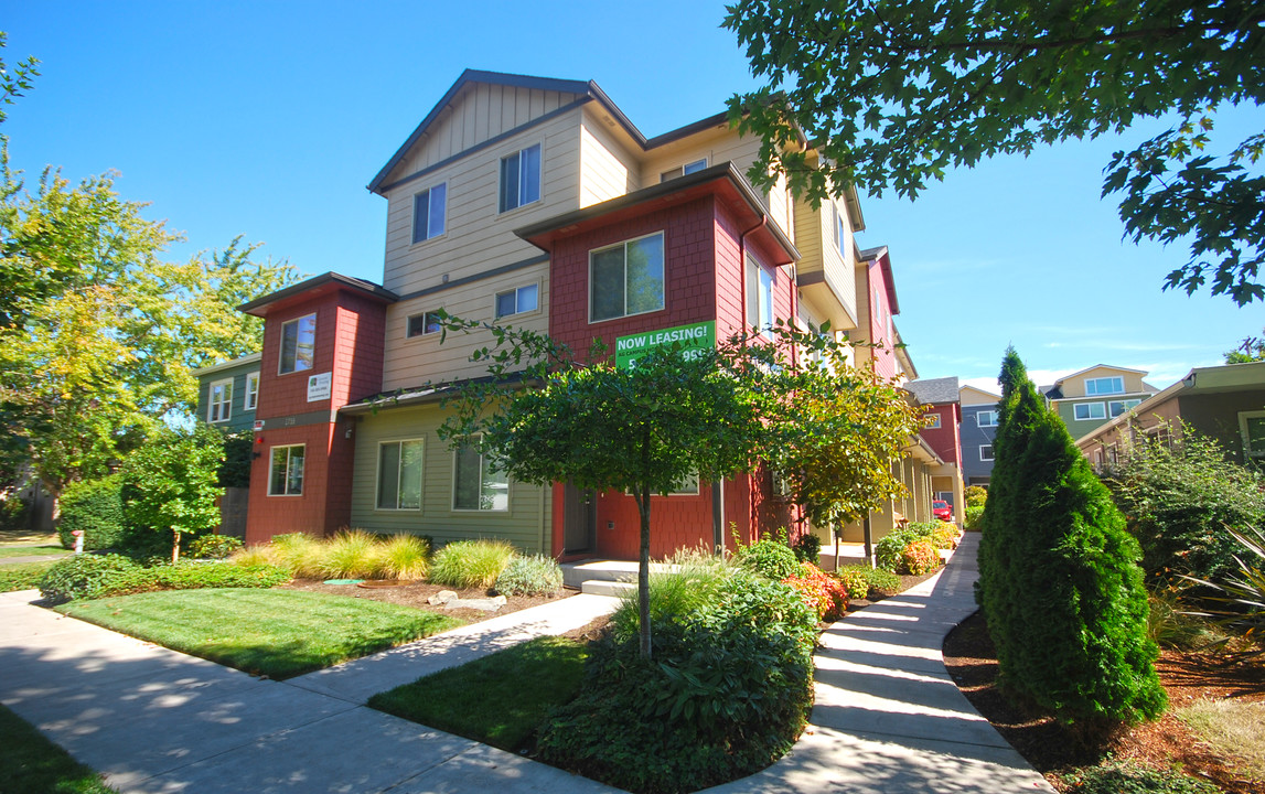 The Ridgemont Student Apartments in Eugene, OR - Building Photo