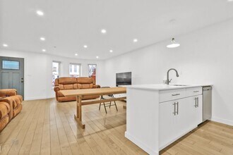 729 Chauncey St in Brooklyn, NY - Building Photo - Building Photo
