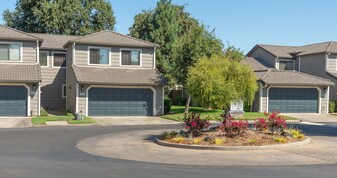 The Willows Townhomes in Oakdale, CA - Building Photo