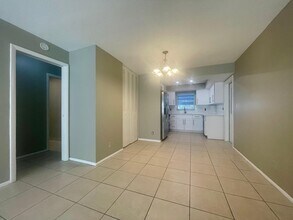 1480 E Sample Rd in Pompano Beach, FL - Building Photo - Building Photo
