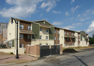 Clayton Court Apartments in Wilmington, DE - Building Photo - Building Photo