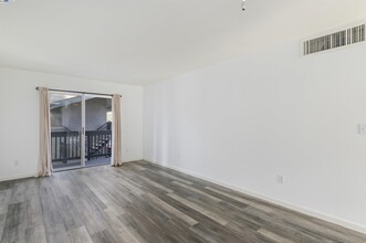 3849 Vineyard Ave in Pleasanton, CA - Building Photo - Building Photo