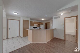 555 N Bristol Ct in Wichita, KS - Building Photo - Building Photo