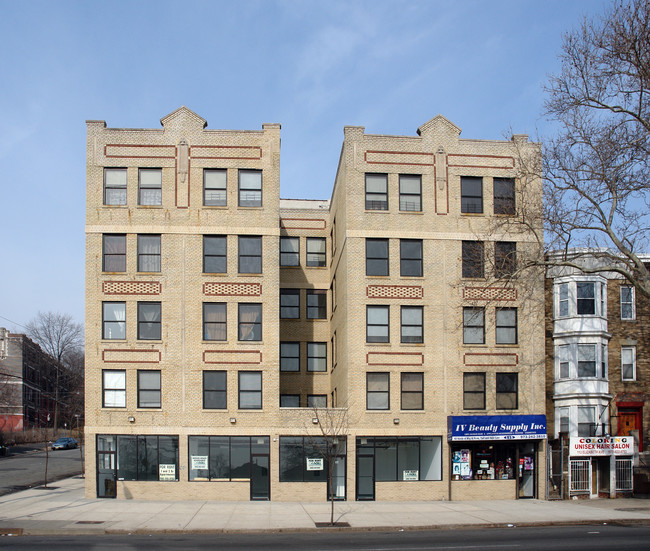 115-119 Elizabeth Ave in Newark, NJ - Foto de edificio - Building Photo