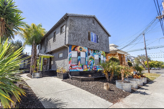1551 Saint Charles St