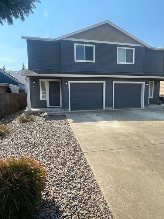 524 Harrison St in Lebanon, OR - Building Photo