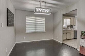 10833 N Utica Dr in The Village, OK - Building Photo - Building Photo
