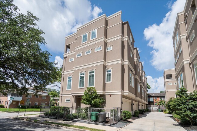 1204 Bartlett St in Houston, TX - Building Photo - Building Photo