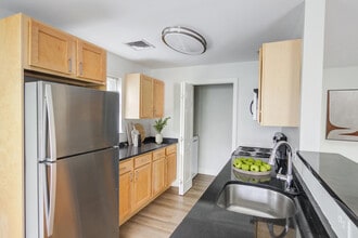 Heritage at Bedford Springs in Bedford, MA - Foto de edificio - Building Photo