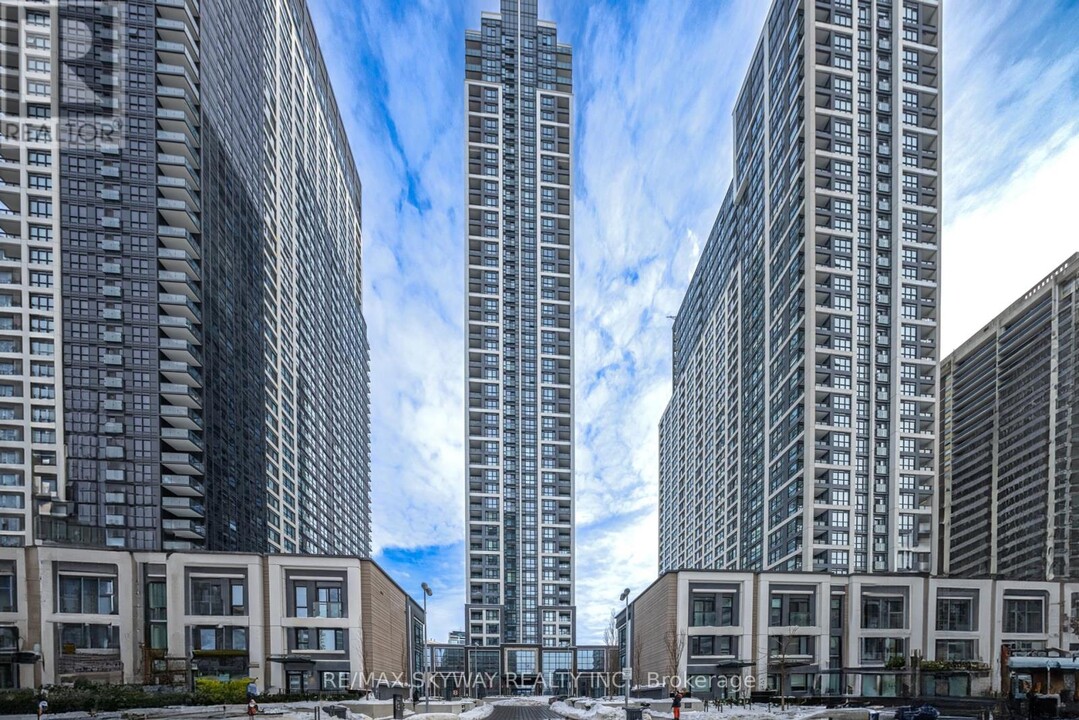 5-3235 Mabelle Ave in Toronto, ON - Building Photo