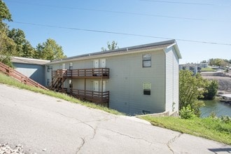 Ozark Oaks Apartments in Osage Beach, MO - Foto de edificio - Building Photo