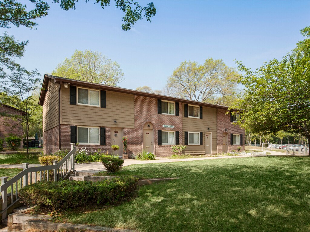 Oakview Apartments Coram, NY Apartments