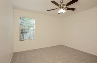 5877 32rd# Jessica Ln in Phoenix, AZ - Building Photo - Building Photo