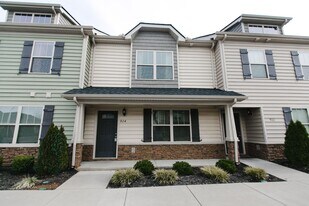 924 Gamely Wy in Murfreesboro, TN - Building Photo