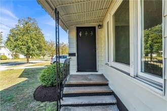 24330 Glenforest Rd in Euclid, OH - Building Photo - Building Photo