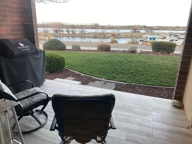 property at 300 Columbia Point Dr