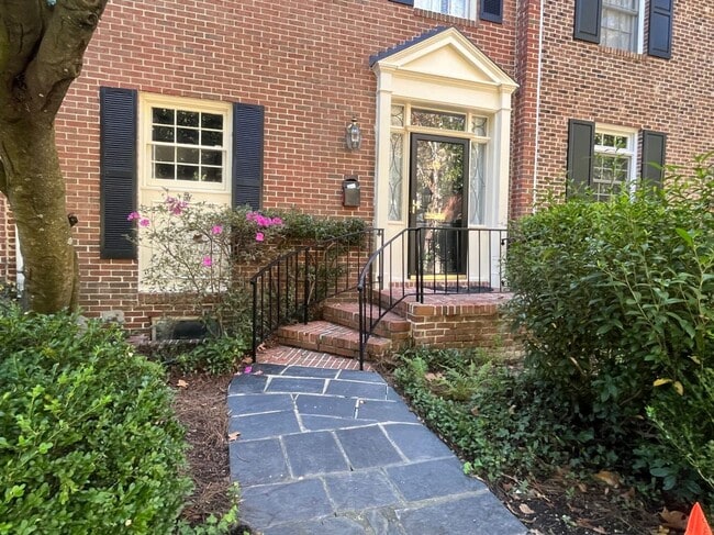 property at 3512 Paces Pl NW