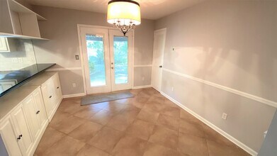 3216 Castle Ct in Tallahassee, FL - Building Photo - Building Photo
