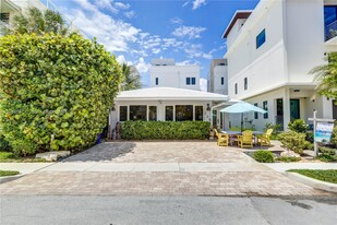 309 Oak St in Hollywood, FL - Foto de edificio - Building Photo