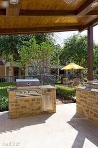 23200 Forest N Dr photo'