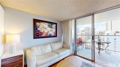 445 Seaside Ave in Honolulu, HI - Building Photo - Building Photo