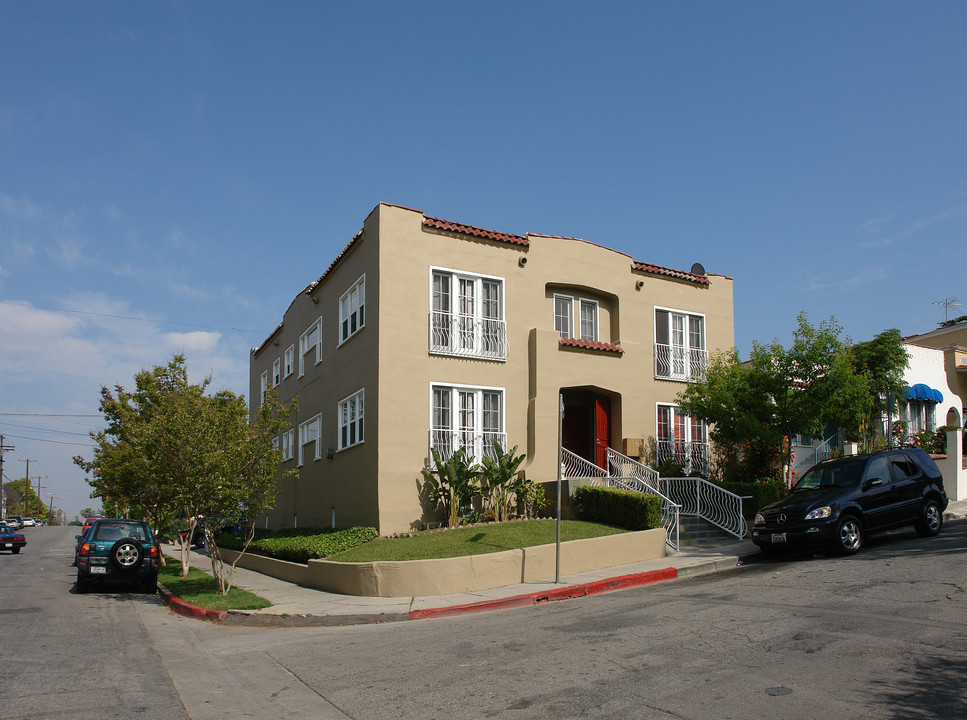 878 Serrano Pl in Los Angeles, CA - Building Photo