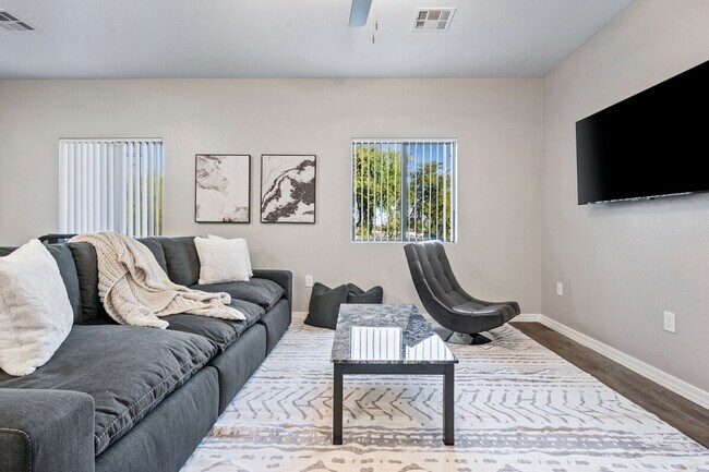 2507 W Villa Rita Dr in Phoenix, AZ - Foto de edificio - Building Photo