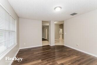 1147 McGirts Creek Ct in Jacksonville, FL - Building Photo - Building Photo