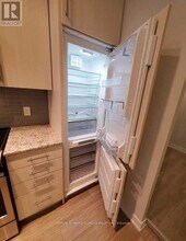 4055-4055 Parkside Village Dr in Mississauga, ON - Building Photo - Building Photo