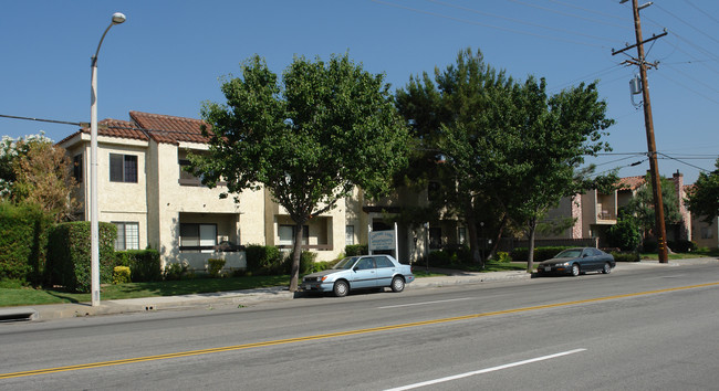 Castaic Lake Apartments in Castaic, CA - Foto de edificio - Building Photo