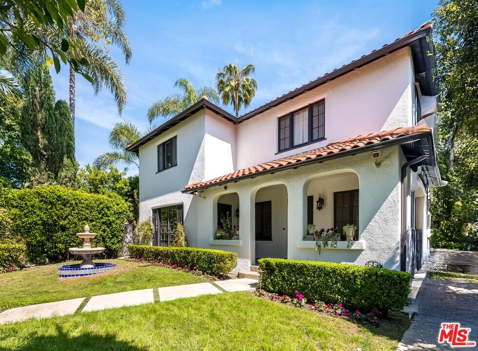 828 N Stanley Ave in Los Angeles, CA - Building Photo