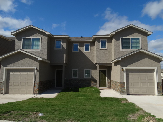 8713 Azul Sky Ct in Converse, TX - Building Photo