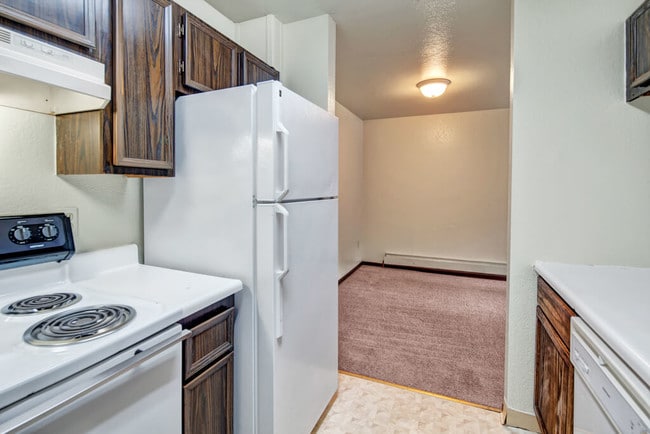 Ladera Villa in Anchorage, AK - Building Photo - Building Photo