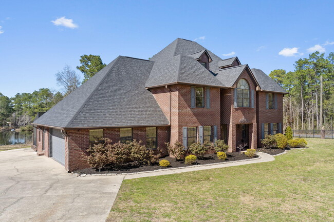 100 Sioux Cir in Crestview, FL - Foto de edificio - Building Photo