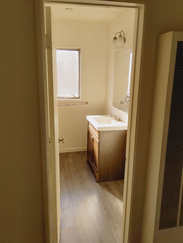 6060 La Prada, Unit 4 in Los Angeles, CA - Foto de edificio - Building Photo