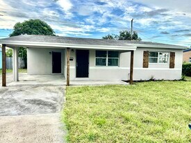 1210 W 26th Ct in West Palm Beach, FL - Building Photo