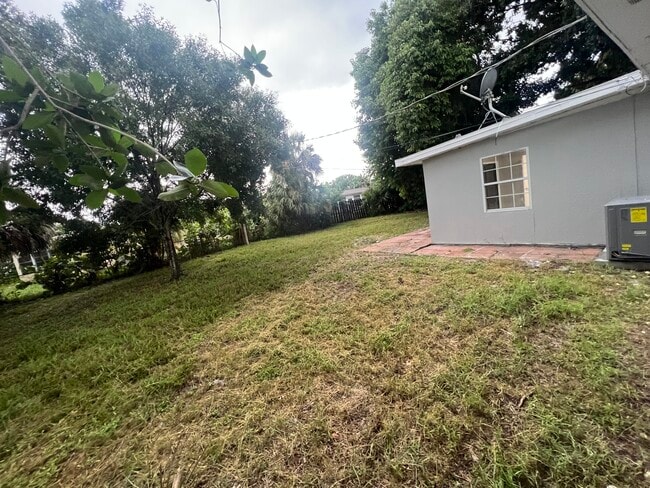 734 Bonnie Cir in Melbourne, FL - Building Photo - Building Photo