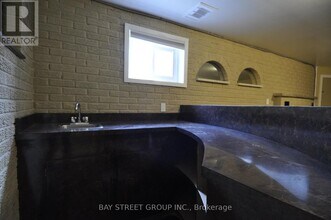 3400 Frobex Ct in Mississauga, ON - Building Photo - Building Photo