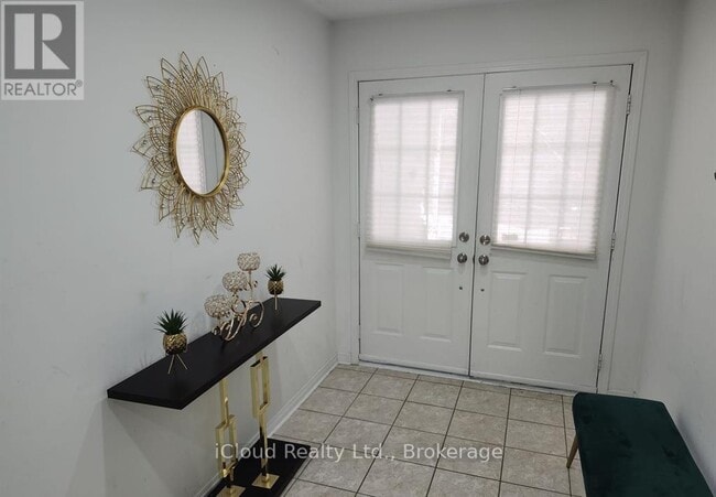 559 Candlestick Cir in Mississauga, ON - Building Photo - Building Photo