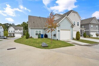 2047 Drew Dr in Atlanta, GA - Building Photo - Building Photo