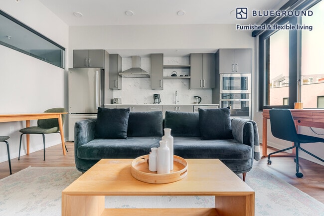 3275 Washington Blvd in Arlington, VA - Foto de edificio - Building Photo