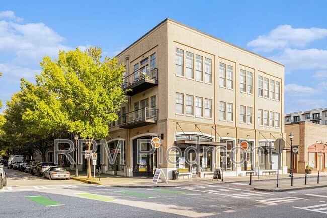 property at 925 Garrett St