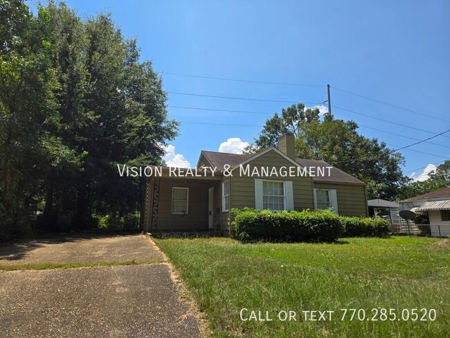 property at 1612 Lyndle Rd