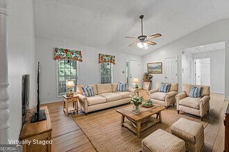 127 Circle H Dr in Sharpsburg, GA - Building Photo - Building Photo