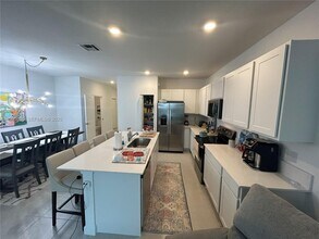 345 SE Crossoak Ln in Port St. Lucie, FL - Building Photo - Building Photo