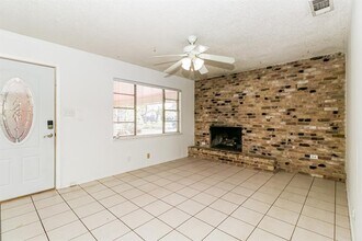 8116 Exmoor Dr in Austin, TX - Building Photo - Building Photo