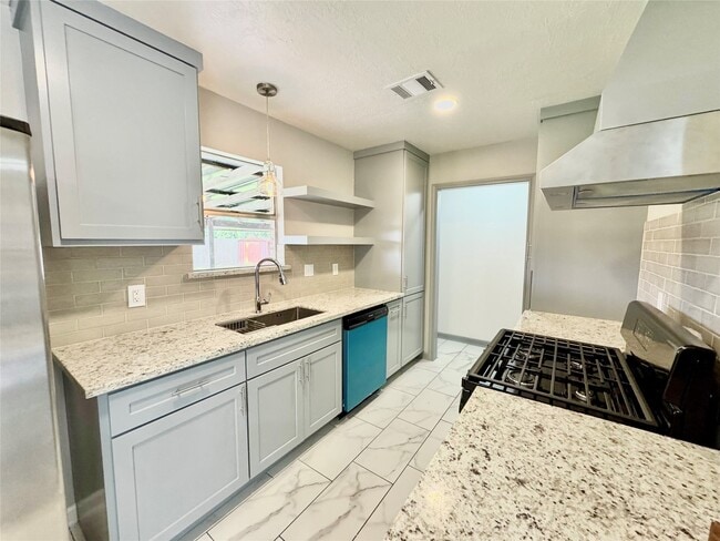 property at 3418 Abinger Ln