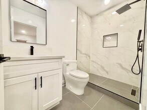 854 Orange Ave in Long Beach, CA - Building Photo - Building Photo