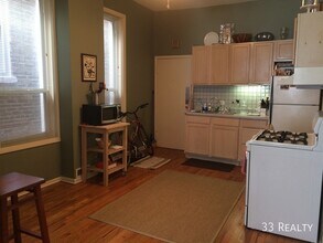 2028 W Armitage Ave in Chicago, IL - Building Photo - Building Photo